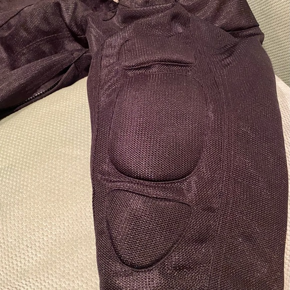 Men’s black First Gear mesh Riding Jacket, like new, with armour. Size large. - Picture 13 of 15